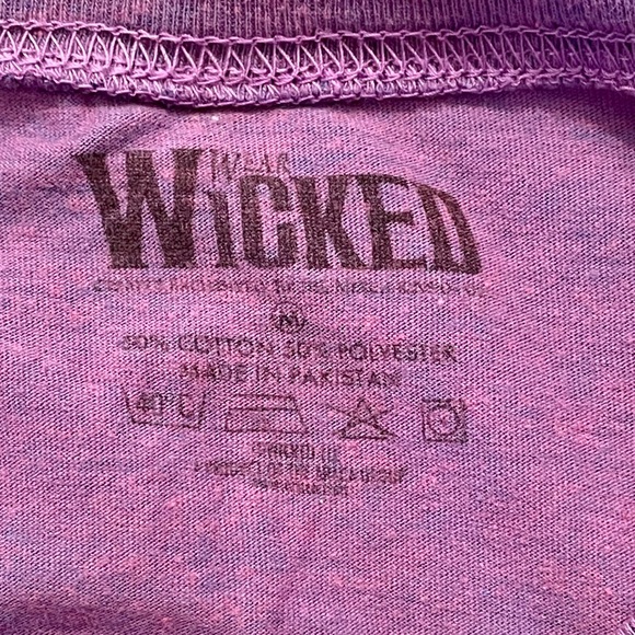 WICKED T-SHIRT 💚💜 - Picture 4 of 4